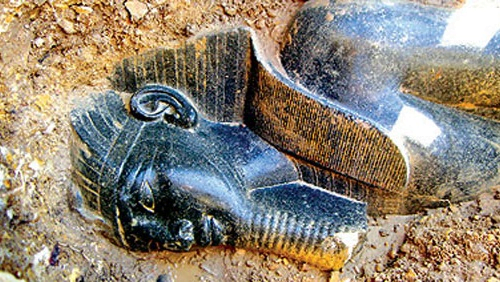 علامات وجود مقبرة فرعونية اثناء الحفر