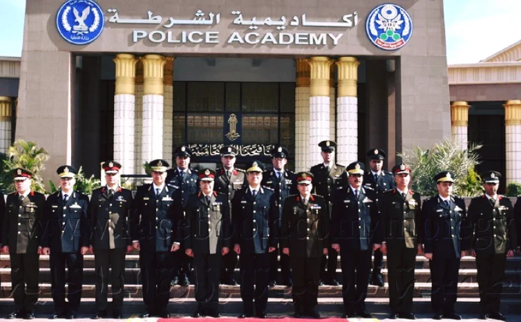 مميزات وعيوب الضباط المتخصصين