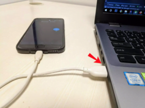 توصيل سلك USB بجهاز Android وجهاز الكمبيوتر