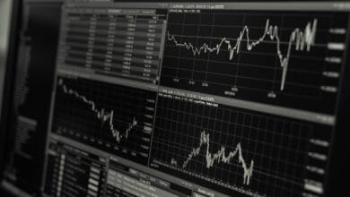 تحليل دور العملات الصعبة في التجارة والاستثمار العالمي